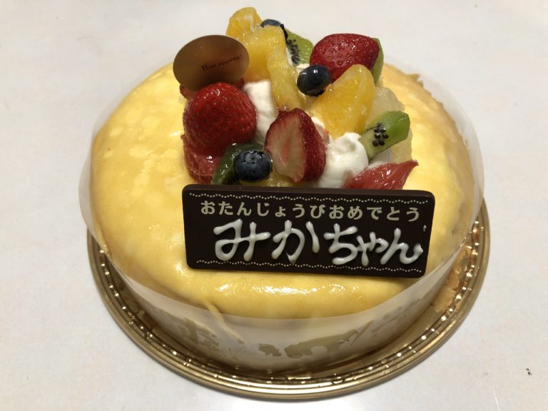 誕生日ケーキ